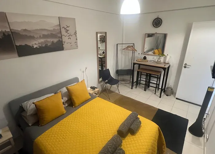Cardia\'S Guest House